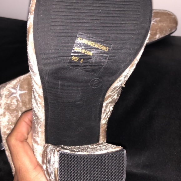 Tan suede boots - Picture 2 of 3